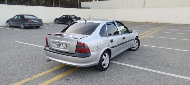 Opel Vectra 1998, 325,000 km - 1.8 l - Sumqayıt