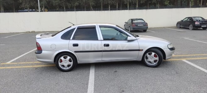Opel Vectra 1998, 325,000 km - 1.8 l - Sumqayıt