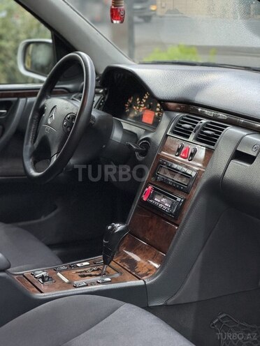 Mercedes E 220 d 2000, 288,000 km - 2.2 l - Saatlı