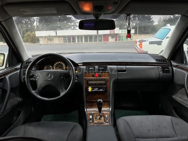 Mercedes E 220 d 2000, 288,000 km - 2.2 l - Saatlı