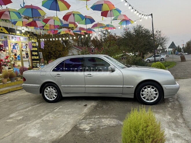 Mercedes E 220 d 2000, 288,000 km - 2.2 l - Saatlı