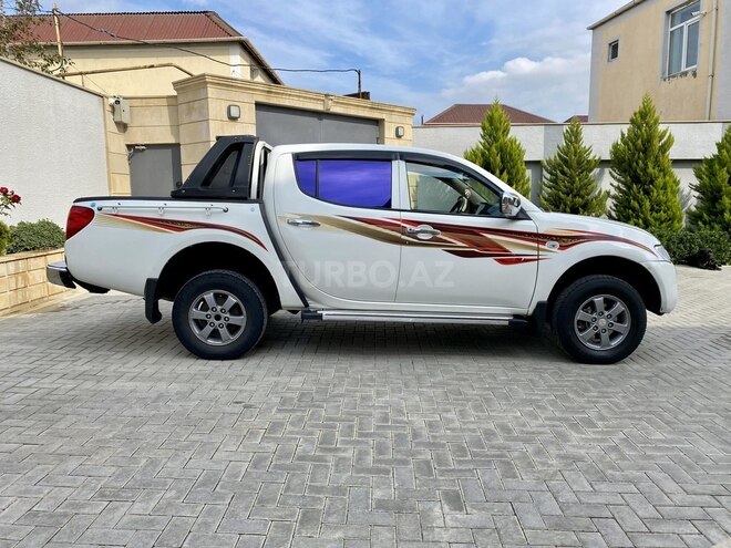 Mitsubishi L200 2007, 329,000 km - 2.5 l - Bakı
