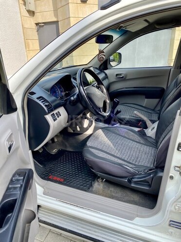 Mitsubishi L200 2007, 329,000 km - 2.5 l - Bakı