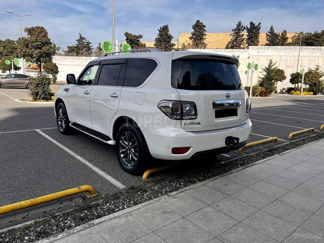 Nissan Patrol 2010, 162,000 km - 5.6 l - Bakı