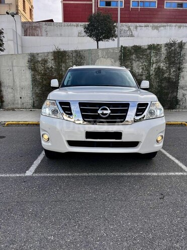 Nissan Patrol 2010, 162,000 km - 5.6 l - Bakı