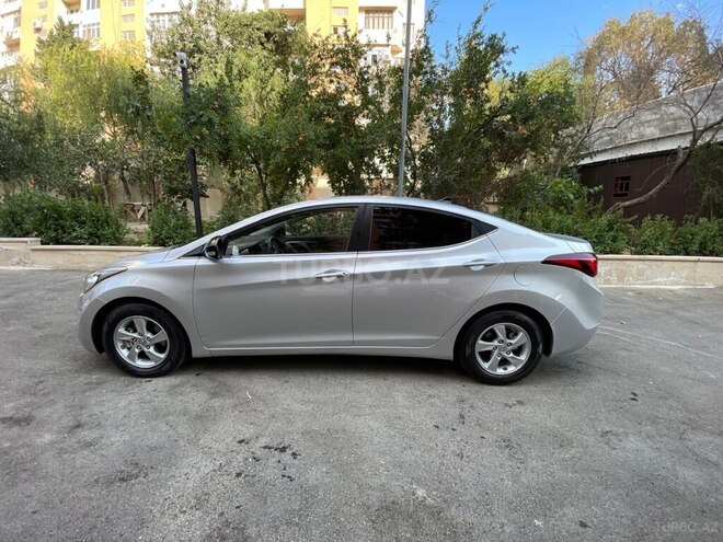 Hyundai Avante 2015, 290,000 km - 1.6 l - Bakı