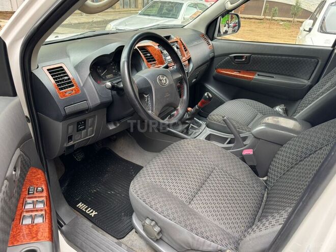 Toyota Hilux 2013, 208,000 km - 2.5 л - Bakı