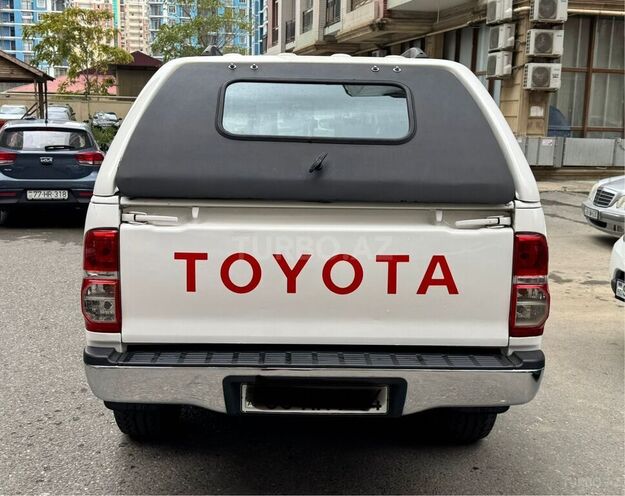 Toyota Hilux 2013, 208,000 km - 2.5 л - Bakı
