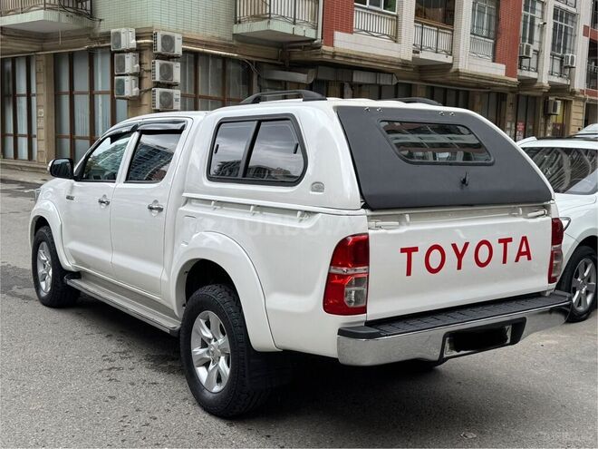 Toyota Hilux 2013, 208,000 km - 2.5 л - Bakı