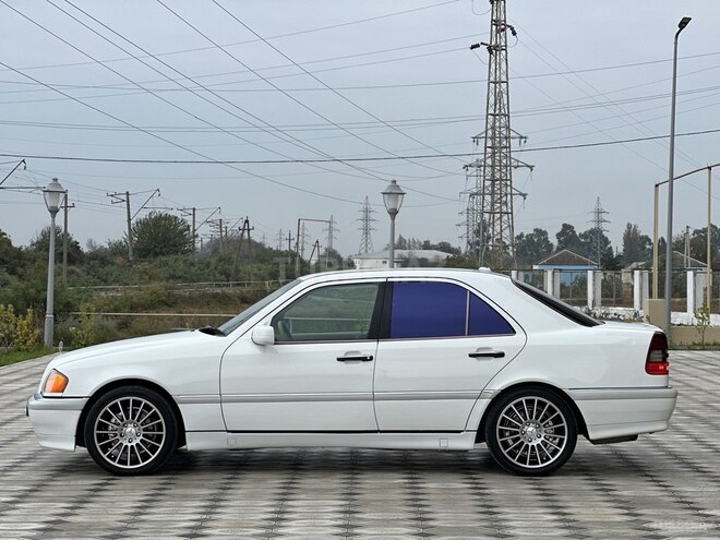 Mercedes C 230 1999, 131,066 km - 2.3 l - Saatlı