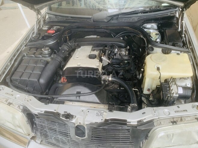 Mercedes C 230 1999, 402,000 km - 2.3 l - Bakı