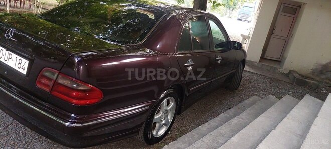 Mercedes E 220 d 2001, 435,380 km - 2.2 l - Göyçay