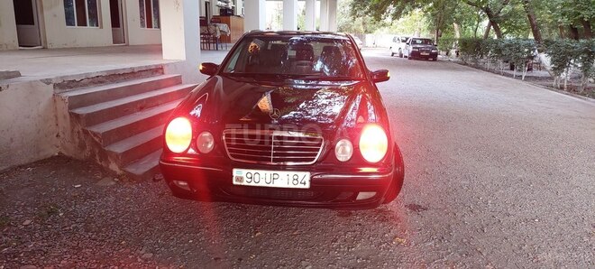Mercedes E 220 d 2001, 435,380 km - 2.2 l - Göyçay