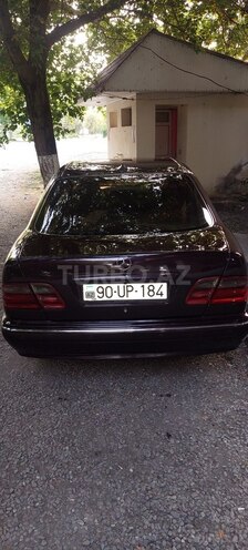 Mercedes E 220 d 2001, 435,380 km - 2.2 l - Göyçay