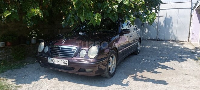 Mercedes E 220 d 2001, 435,380 km - 2.2 l - Göyçay