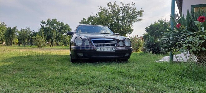 Mercedes E 220 d 2001, 435,380 km - 2.2 l - Göyçay