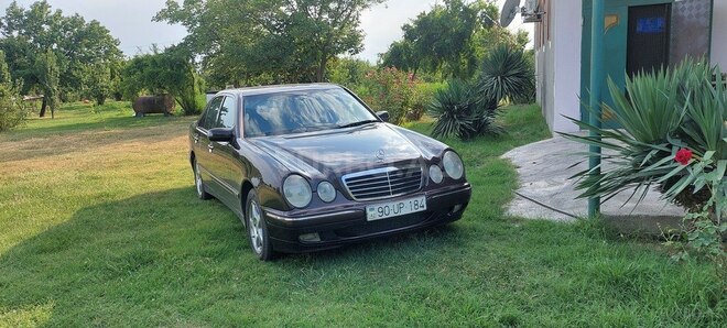 Mercedes E 220 d 2001, 435,380 km - 2.2 l - Göyçay