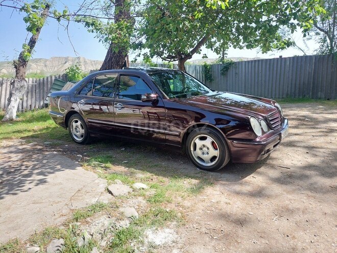 Mercedes E 220 d 2001, 435,380 km - 2.2 l - Göyçay