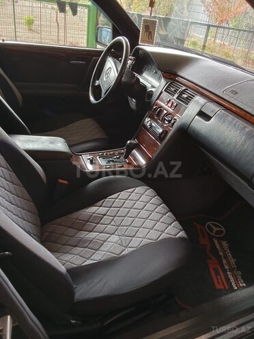 Mercedes E 200 1998, 297,000 km - 2.0 l - Biləsuvar