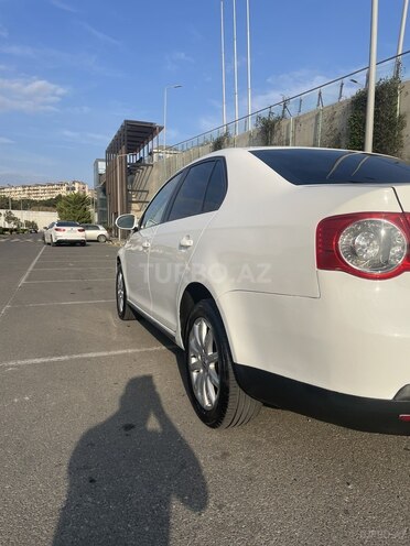 Volkswagen Jetta 2007, 260,000 km - 1.6 л - Bakı