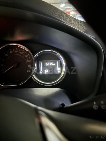 Renault Sandero Stepway 2019, 5,235 km - 1.6 l - Bakı