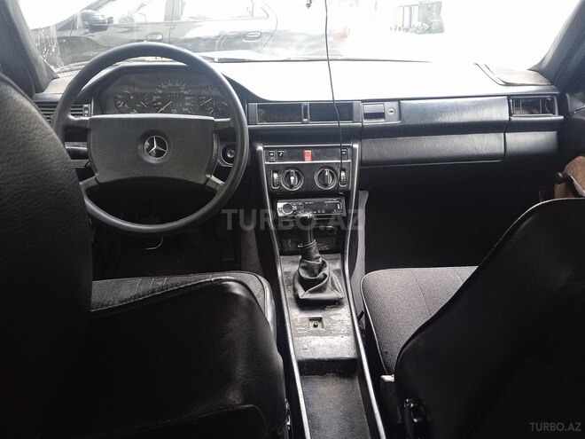 Mercedes E 230 1986, 210,000 km - 2.3 l - Bakı