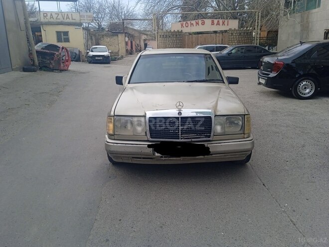 Mercedes E 230 1986, 210,000 km - 2.3 l - Bakı