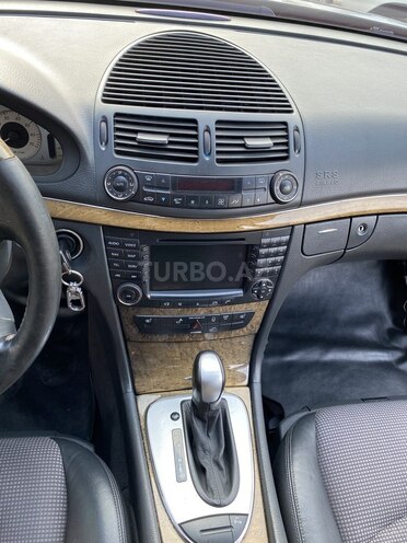 Mercedes E 240 2004, 206,000 km - 2.6 л - Bakı