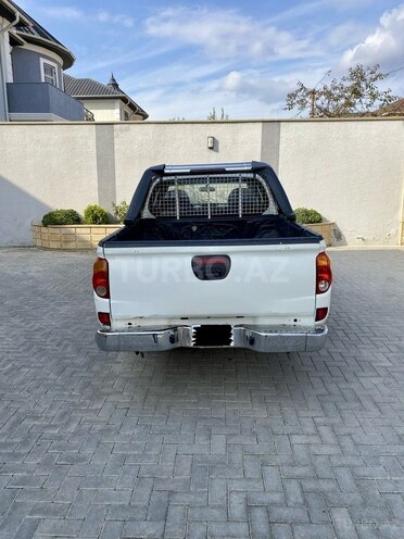 Mitsubishi L200 2014, 246,200 km - 2.5 l - Bakı