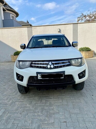 Mitsubishi L200 2014, 246,200 km - 2.5 l - Bakı
