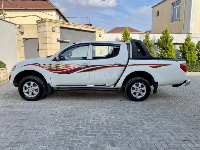 Mitsubishi L200 2014, 246,200 km - 2.5 l - Bakı