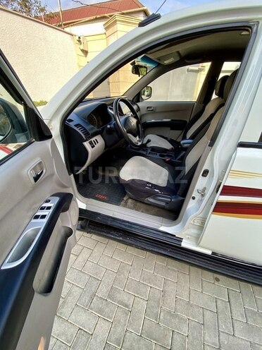 Mitsubishi L200 2014, 246,200 km - 2.5 l - Bakı