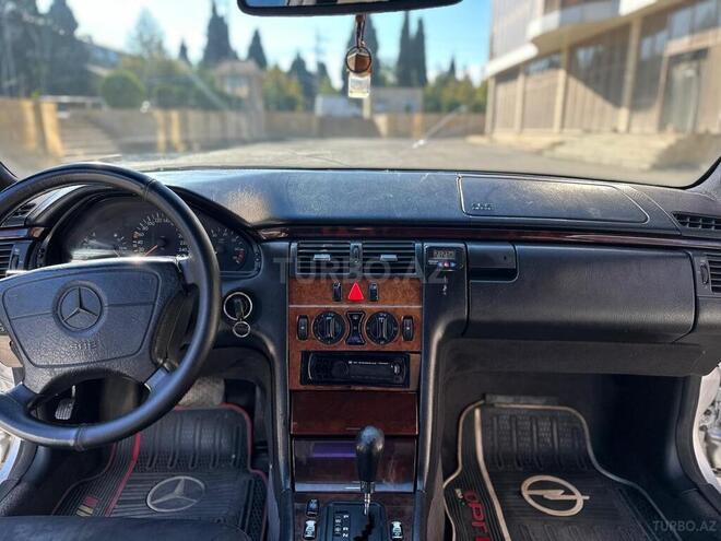 Mercedes E 240 1998, 321,000 km - 2.4 л - Gəncə
