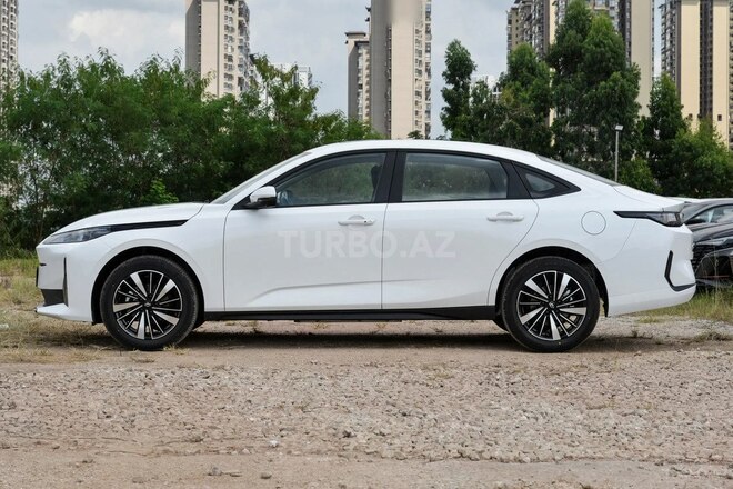 Changan Qiyuan A05-5