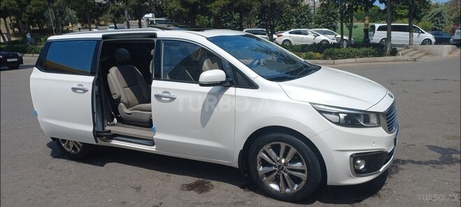 Kia Carnival-10
