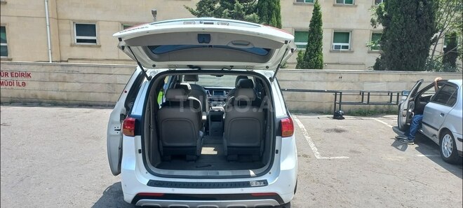 Kia Carnival-3