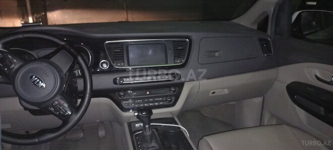 Kia Carnival-6