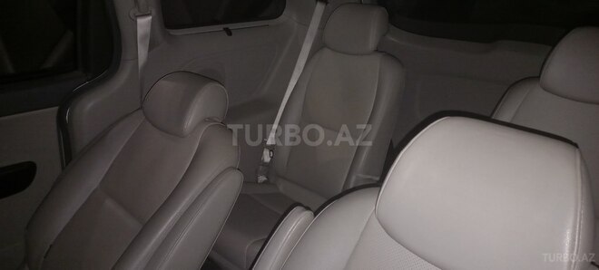 Kia Carnival-9