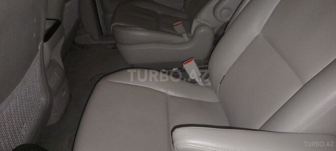 Kia Carnival-8