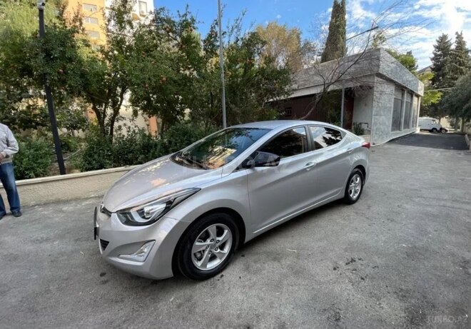 Hyundai Avante 2015, 280,000 km - 1.6 л - Bakı