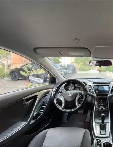 Hyundai Avante 2015, 280,000 km - 1.6 л - Bakı