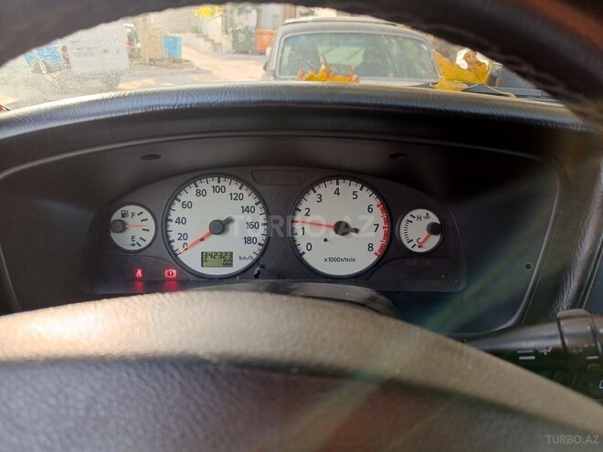 Nissan Pathfinder 2002, 342,000 km - 3.3 l - Bakı