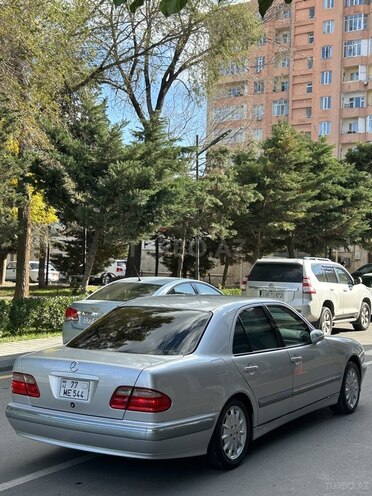 Mercedes E 240 2002, 128,000 km - 2.4 l - Bakı