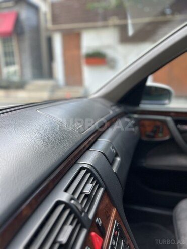 Mercedes E 240 2002, 128,000 km - 2.4 l - Bakı