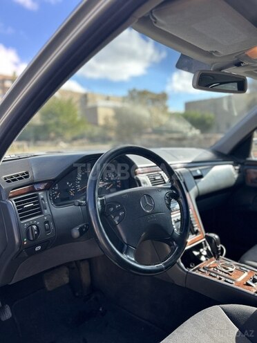 Mercedes E 240 2002, 128,000 km - 2.4 l - Bakı