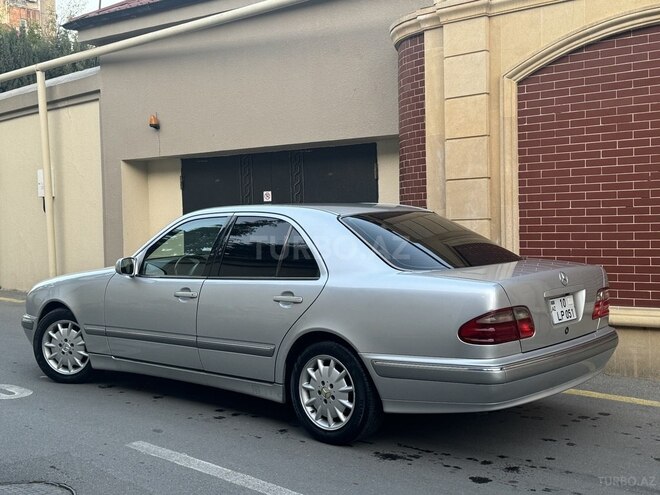 Mercedes E 240 2001, 280,000 km - 2.4 l - Bakı