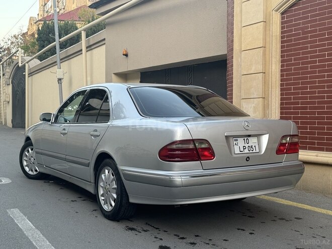 Mercedes E 240 2001, 280,000 km - 2.4 l - Bakı