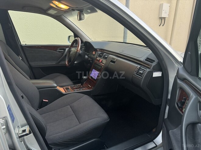 Mercedes E 240 2001, 280,000 km - 2.4 l - Bakı