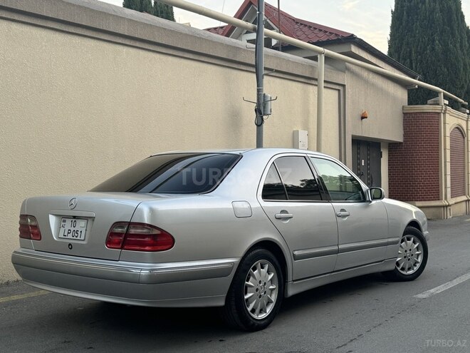 Mercedes E 240 2001, 280,000 km - 2.4 l - Bakı