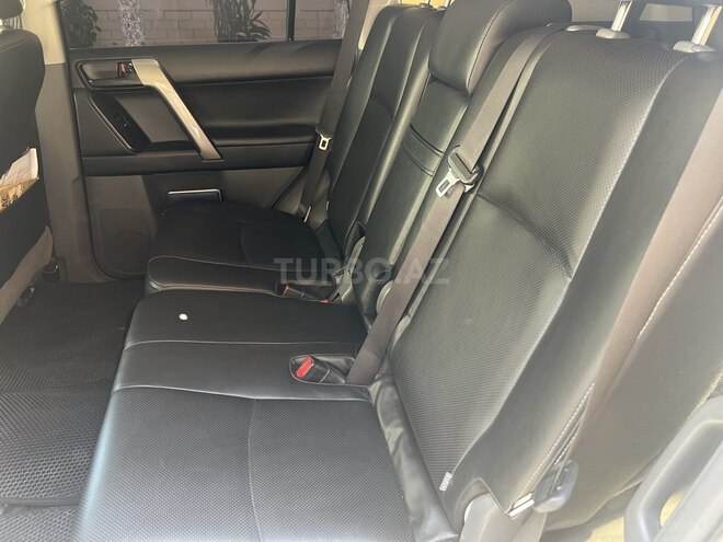 Toyota Land Cruiser Prado-6